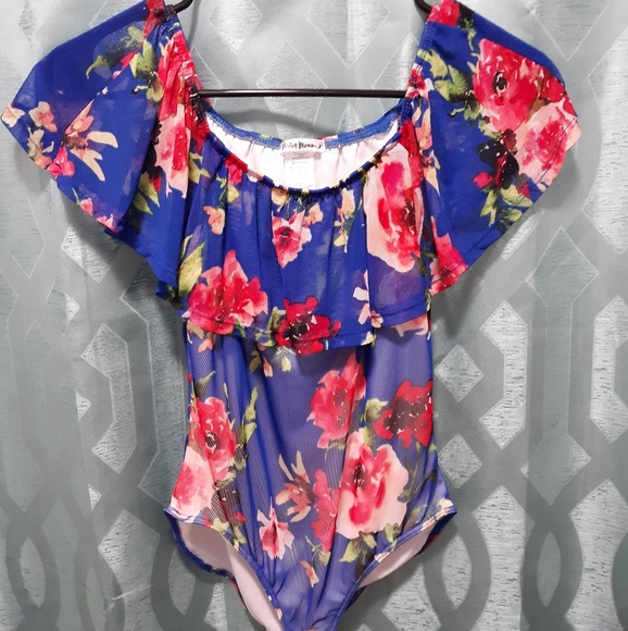 Fashion Nova Tops - Floral off shoulder bodysuit